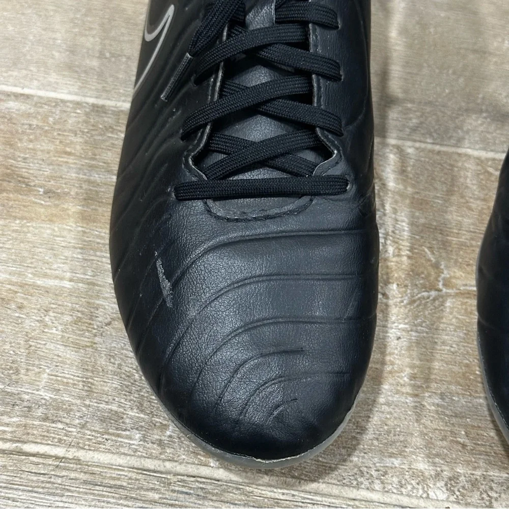 Nike Men's Black Soccer Cleats - Picture 5 of 12